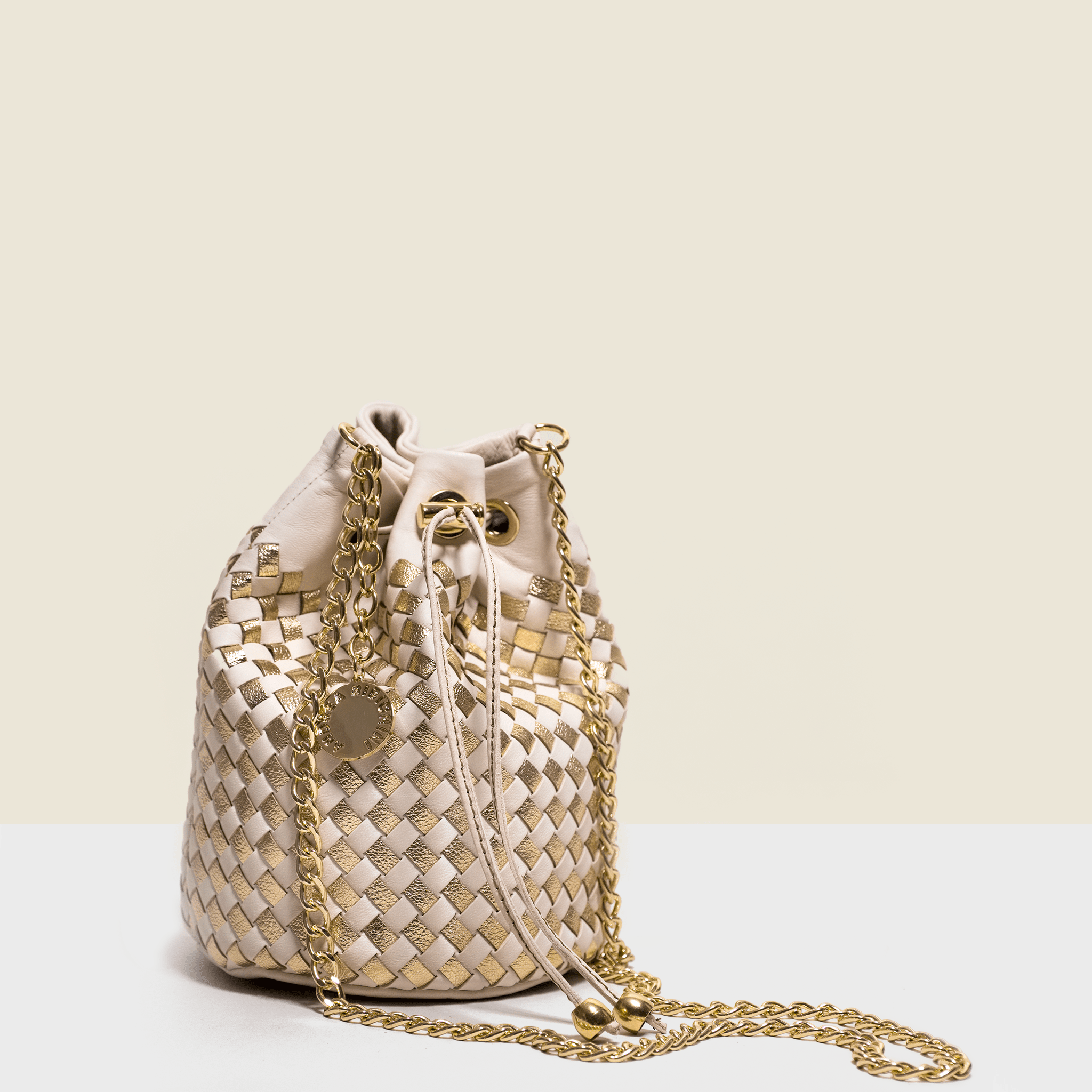 Cream woven leather bag Bucket bag with chain shoulder. Handmade in Italy